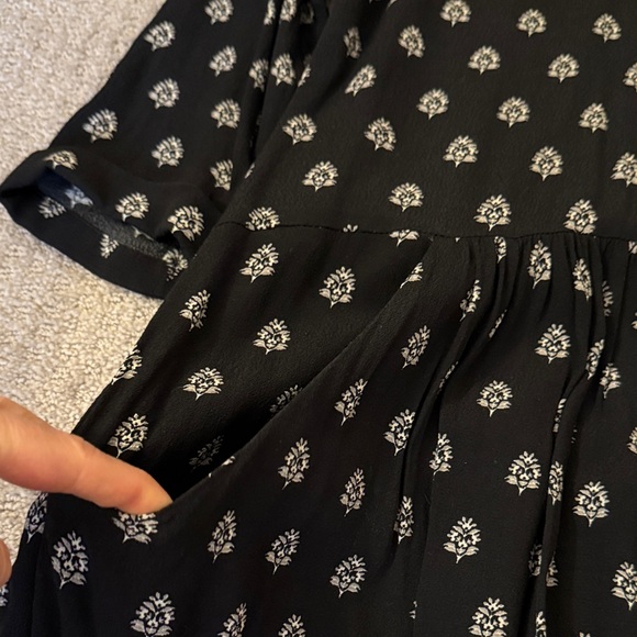 Garnet Hill Black Dress with Pockets - Picture 5 of 7